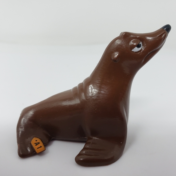 Disney Finding Dory Sea Lion Rudder Toy Figure - Picture 10 of 13